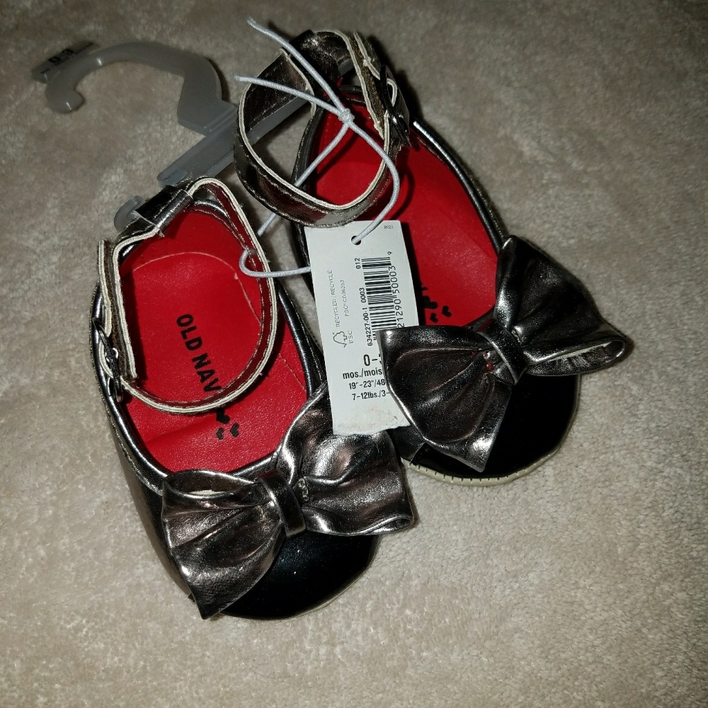 NWT Old Navy ballet flats w blows 0-3mo